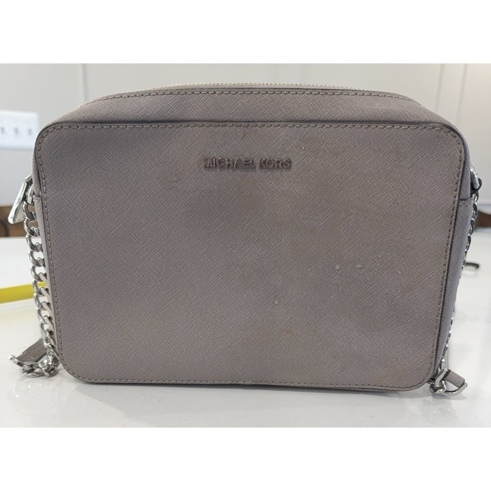 Michael Kors Jet Set Item East West Gray‎ / Silver Chain Crossbody purse Zipper